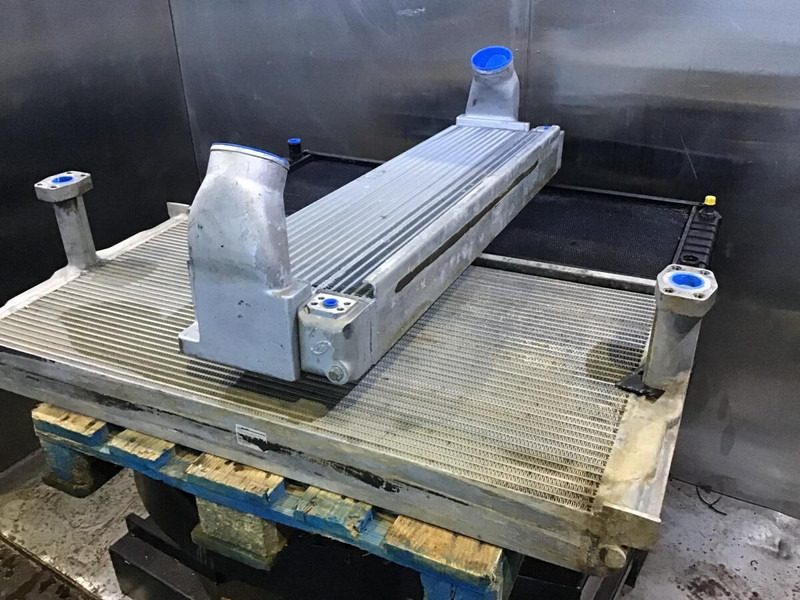 Liebherr Combined Radiator - Радиатор: фото 1 Liebherr Combined Radiator - Радиатор: фото 1