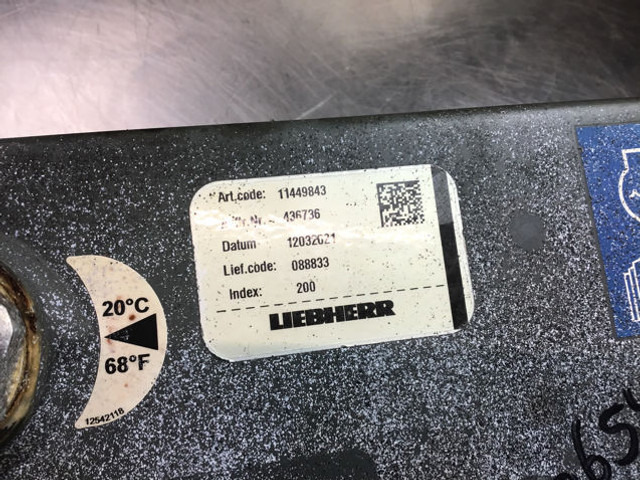 Liebherr Equalizing Reservoir - Расширительный бачок: фото 1 Liebherr Equalizing Reservoir - Расширительный бачок: фото 1