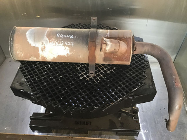 Liebherr Exhaust Silencer - Глушитель: фото 3 Liebherr Exhaust Silencer - Глушитель: фото 3