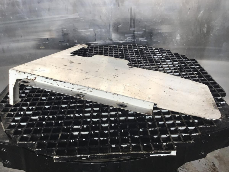 Liebherr Plate - Капот: фото 1 Liebherr Plate - Капот: фото 1