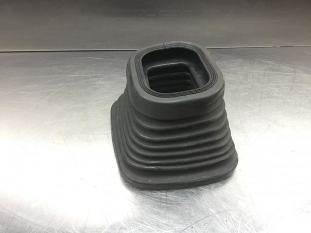 Liebherr Rubber Bellow - Кабина и интерьер: фото 5 Liebherr Rubber Bellow - Кабина и интерьер: фото 5