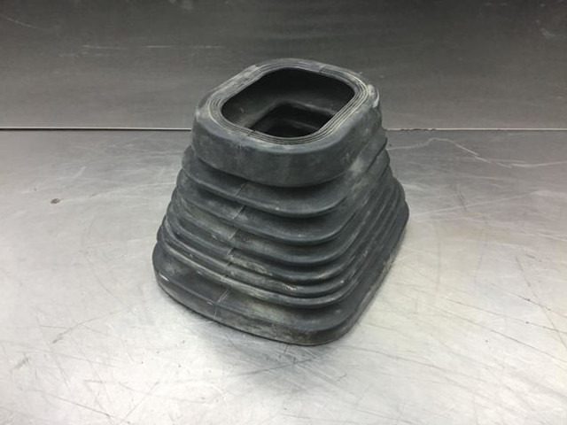 Liebherr Rubber Bellow - Кабина и интерьер: фото 4 Liebherr Rubber Bellow - Кабина и интерьер: фото 4