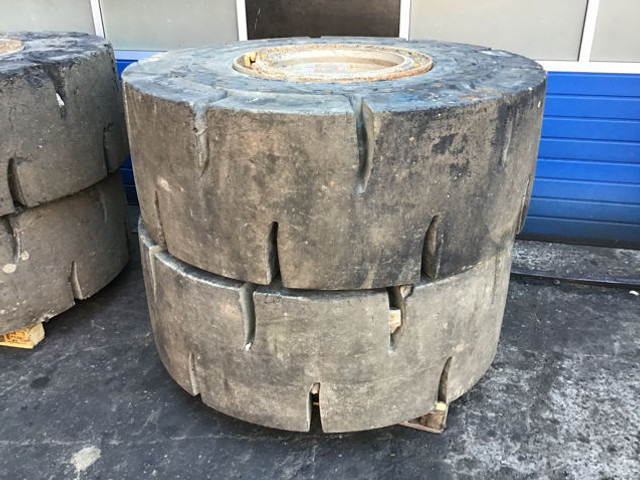 Шины и диски Liebherr Tires 23,5R25: фото 10 Шины и диски Liebherr Tires 23,5R25: фото 10