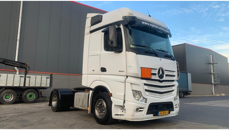 Mercedes-Benz Actros 1842 Dakspoiler + Koelkast - Тягач: фото 3 Mercedes-Benz Actros 1842 Dakspoiler + Koelkast - Тягач: фото 3