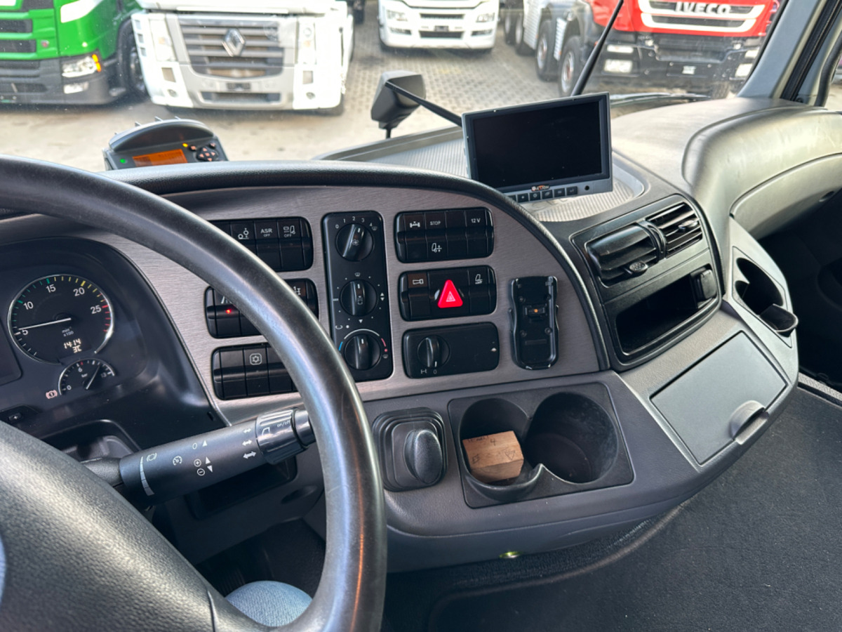 Самосвал, Автоманипулятор MERCEDES 2551 V8 6x2 Fassi 185-5 Bj.2020: фото 15