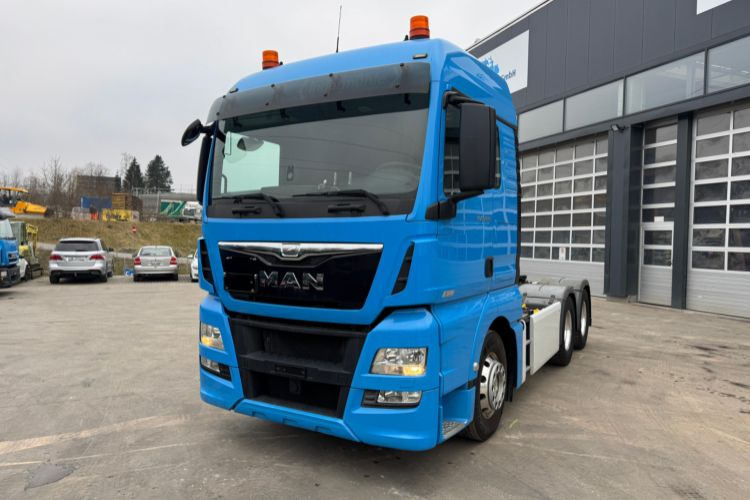 Volvo FH-420 4x2 Retarder MAN TGX 33.520 6x4 - Тягач: фото 1 Volvo FH-420 4x2 Retarder MAN TGX 33.520 6x4 - Тягач: фото 1