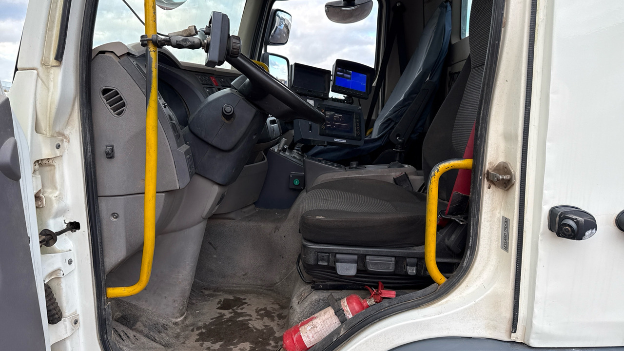 DAF LF 220 - Подметально-уборочная машина: фото 5 DAF LF 220 - Подметально-уборочная машина: фото 5