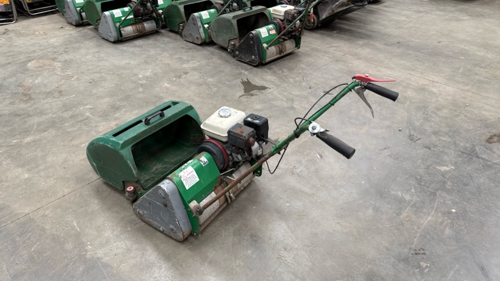 DENNIS FT510 PEDESTRIAN CYLINDER MOWER NO BLADE UNIT, GRASS BOX - Строительное оборудование: фото 1 DENNIS FT510 PEDESTRIAN CYLINDER MOWER NO BLADE UNIT, GRASS BOX - Строительное оборудование: фото 1