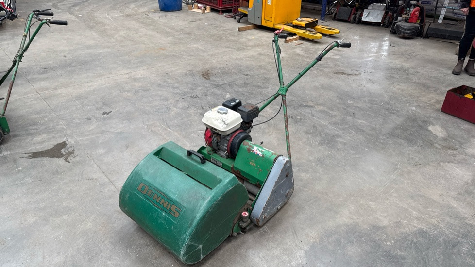 DENNIS FT510 PEDESTRIAN CYLINDER MOWER NO BLADE UNIT, GRASS BOX - Строительное оборудование: фото 4 DENNIS FT510 PEDESTRIAN CYLINDER MOWER NO BLADE UNIT, GRASS BOX - Строительное оборудование: фото 4