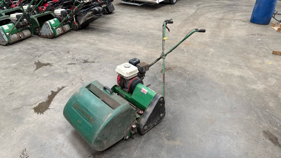 DENNIS FT510 PEDESTRIAN CYLINDER MOWER WITH 5K UNIT AND GRASS BOX - Строительное оборудование: фото 3 DENNIS FT510 PEDESTRIAN CYLINDER MOWER WITH 5K UNIT AND GRASS BOX - Строительное оборудование: фото 3