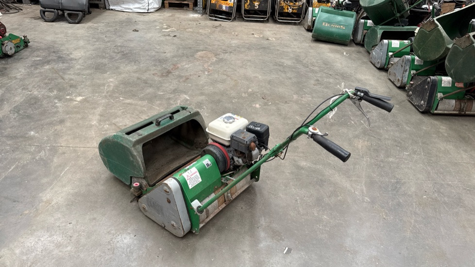 DENNIS FT510 PEDESTRIAN CYLINDER MOWER WITH 5K UNIT AND GRASS BOX - Строительное оборудование: фото 4 DENNIS FT510 PEDESTRIAN CYLINDER MOWER WITH 5K UNIT AND GRASS BOX - Строительное оборудование: фото 4