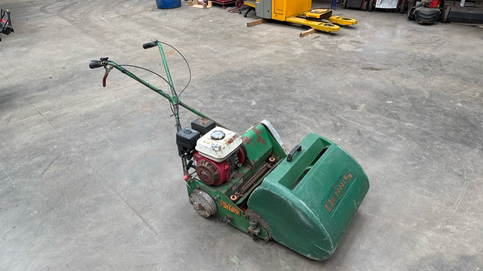 DENNIS FT510 PEDESTRIAN CYLINDER MOWER WITH 5K UNIT AND GRASS BOX - Строительное оборудование: фото 3 DENNIS FT510 PEDESTRIAN CYLINDER MOWER WITH 5K UNIT AND GRASS BOX - Строительное оборудование: фото 3