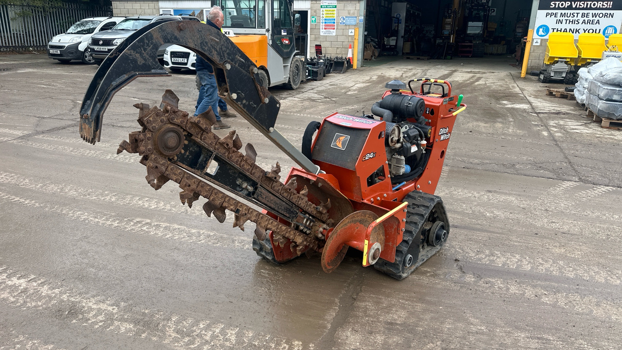 DITCH WITCH C24X - Траншеекопатель: фото 3 DITCH WITCH C24X - Траншеекопатель: фото 3