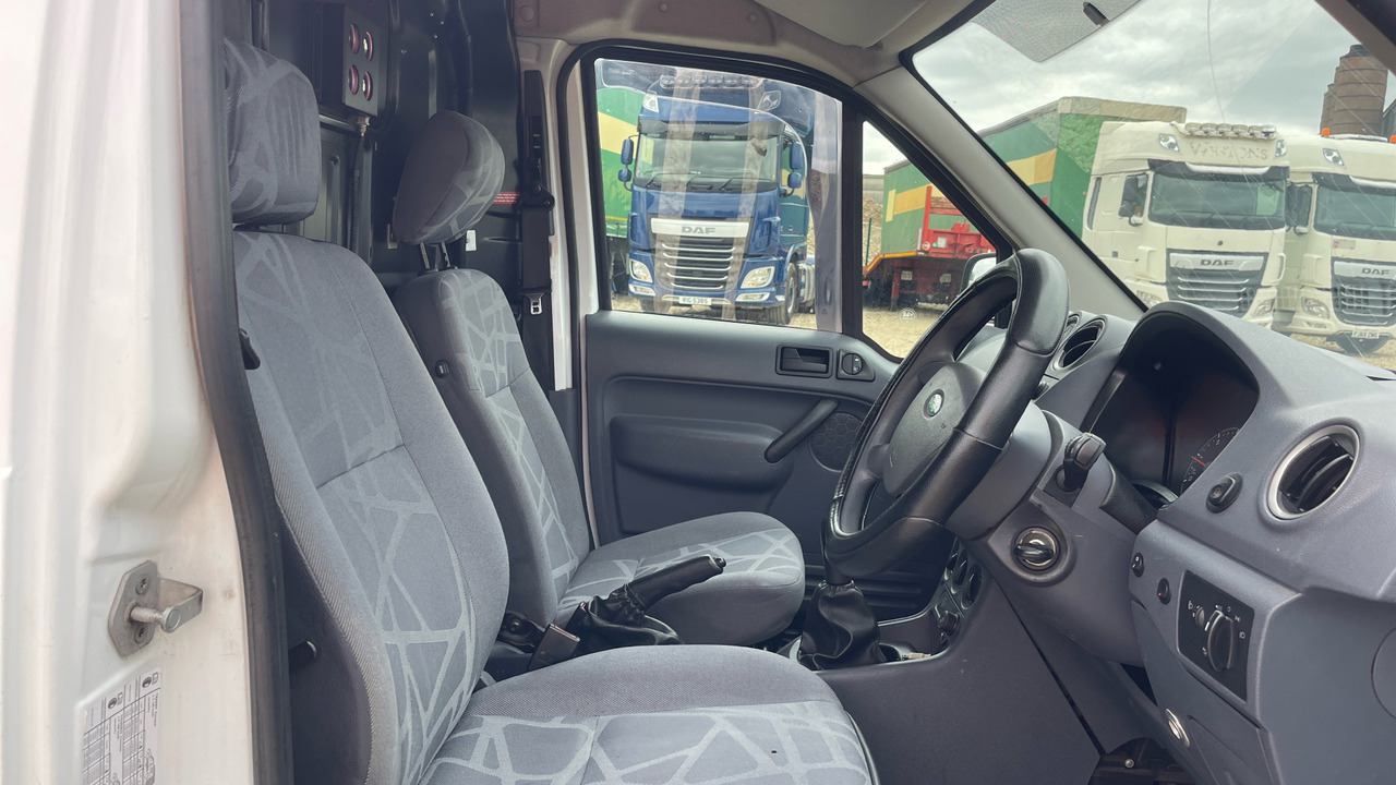 FORD TRANSIT CONNECT 220 1.8 TDCi 75ps - Легковой фургон: фото 5 FORD TRANSIT CONNECT 220 1.8 TDCi 75ps - Легковой фургон: фото 5