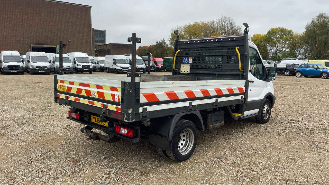 Ford Transit 350 2.2 TDCI 125PS - Малотоннажный бортовой грузовик: фото 4 Ford Transit 350 2.2 TDCI 125PS - Малотоннажный бортовой грузовик: фото 4