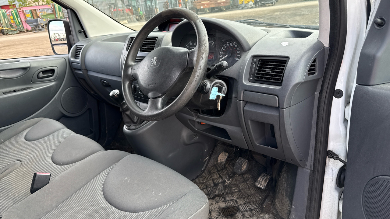 PEUGEOT EXPERT 1000 1.6 HDI 90PS - Легковой фургон: фото 5 PEUGEOT EXPERT 1000 1.6 HDI 90PS - Легковой фургон: фото 5