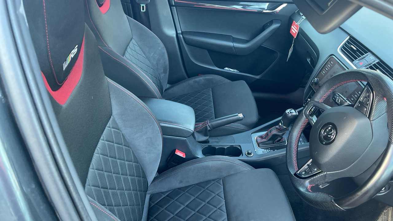 SKODA OCTAVIA 2.0 TSI 245PS VRS - Универсал: фото 5 SKODA OCTAVIA 2.0 TSI 245PS VRS - Универсал: фото 5