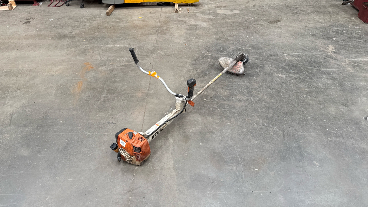 STIHL FS45C STRIMMER - Строительное оборудование: фото 4 STIHL FS45C STRIMMER - Строительное оборудование: фото 4