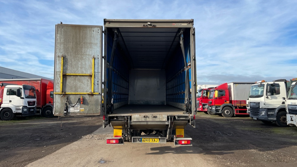 VOLVO FE 250 - Тентованный грузовик: фото 5 VOLVO FE 250 - Тентованный грузовик: фото 5