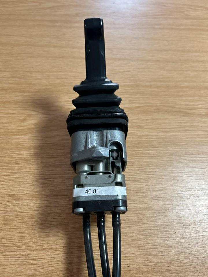 Atego 4 EU 6 bremsventil Handbremsventil KNORR-BREMSE A0044304081 - Тормозной клапан для Грузовиков: фото 4 Atego 4 EU 6 bremsventil Handbremsventil KNORR-BREMSE A0044304081 - Тормозной клапан для Грузовиков: фото 4