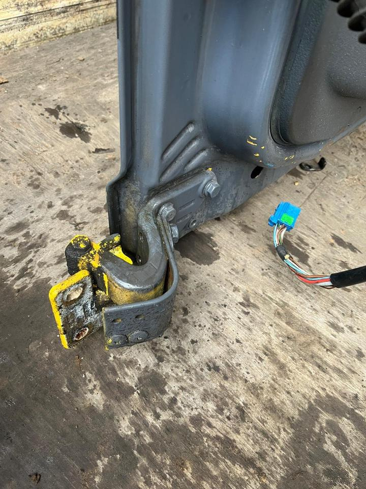 IVECO Stralis 450 Beifahrertür Tür rechts, Spiegel & Verkleidung - Дверь и запчасти для Грузовиков: фото 5 IVECO Stralis 450 Beifahrertür Tür rechts, Spiegel & Verkleidung - Дверь и запчасти для Грузовиков: фото 5