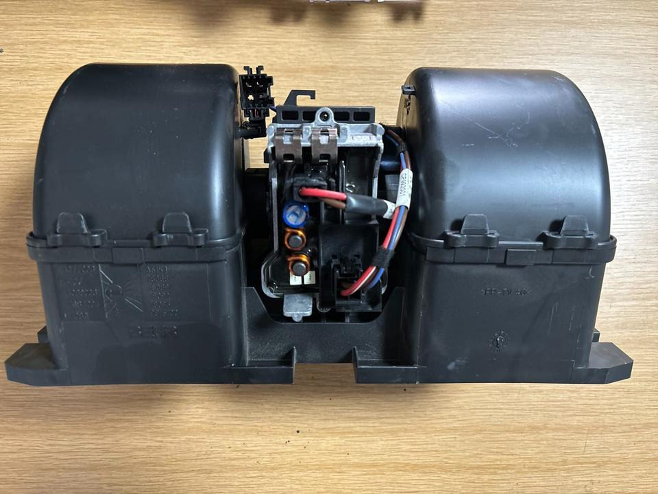 MAN BEHR BOSCH Innen Heizlüfter 9140010500 / H1968002 - Отопление/ Вентиляция для Грузовиков: фото 2 MAN BEHR BOSCH Innen Heizlüfter 9140010500 / H1968002 - Отопление/ Вентиляция для Грузовиков: фото 2