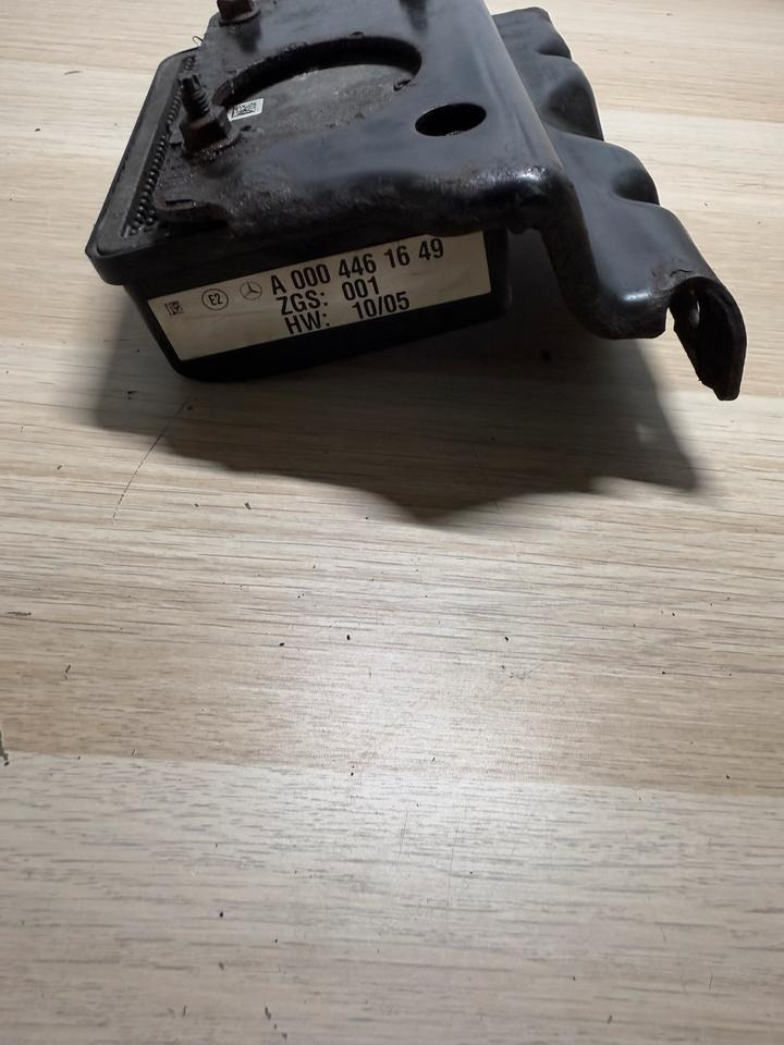 Mercedes Actros MP4 Radarsensor A0004461649 - Сенсор для Грузовиков: фото 3 Mercedes Actros MP4 Radarsensor A0004461649 - Сенсор для Грузовиков: фото 3