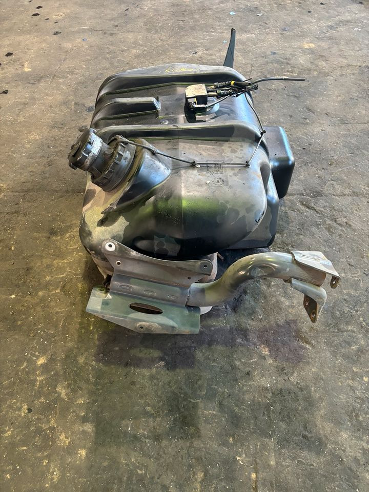 Mercedes Atego 4 EU6 Dieseltank Tank Tankbehälter 200L - Топливный бак для Грузовиков: фото 2 Mercedes Atego 4 EU6 Dieseltank Tank Tankbehälter 200L - Топливный бак для Грузовиков: фото 2