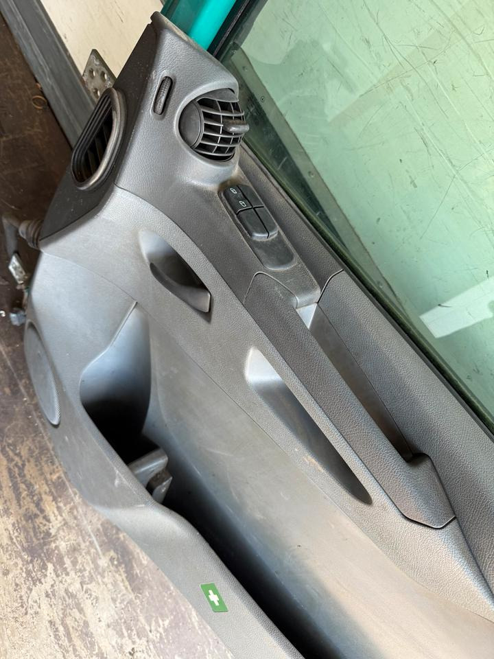 Mercedes Atego Beifahrertür Grün Innenverkleidung LN 71 - Дверь и запчасти для Грузовиков: фото 4 Mercedes Atego Beifahrertür Grün Innenverkleidung LN 71 - Дверь и запчасти для Грузовиков: фото 4