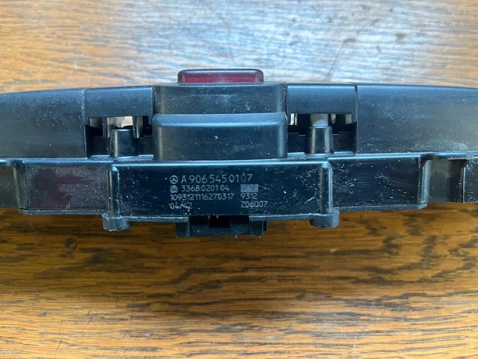 Mercedes Sprinter Warnblinkanlage Schalter A9065450107 - Электрическая система для Грузовиков: фото 2 Mercedes Sprinter Warnblinkanlage Schalter A9065450107 - Электрическая система для Грузовиков: фото 2