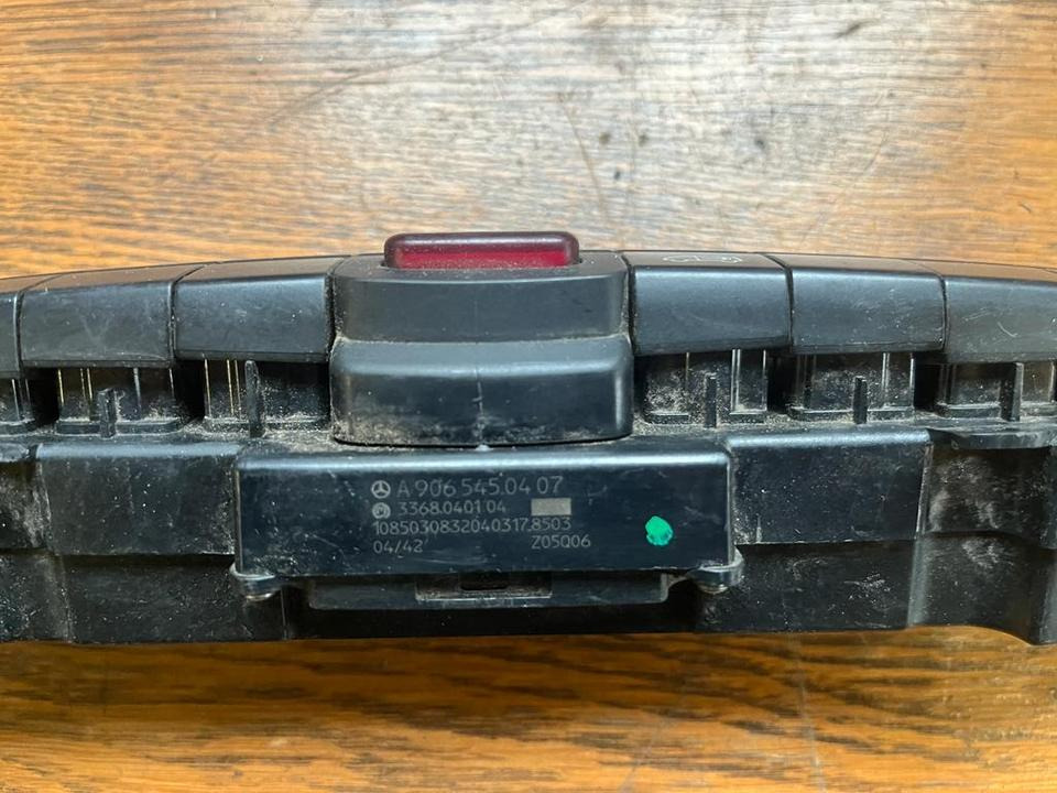 Mercedes Sprinter Warnblinkanlage Schalter A9065450407 - Электрическая система для Грузовиков: фото 2 Mercedes Sprinter Warnblinkanlage Schalter A9065450407 - Электрическая система для Грузовиков: фото 2