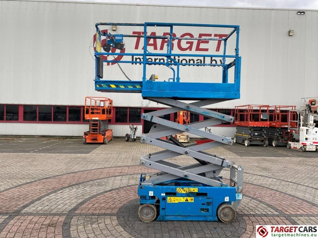 Genie GS-1932 I-Drive Electric Scissor Work Lift 779cm - Ножничный подъемник: фото 5 Genie GS-1932 I-Drive Electric Scissor Work Lift 779cm - Ножничный подъемник: фото 5