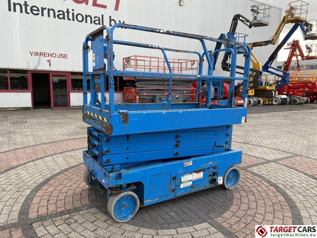 Genie GS-2646 Electric 2646 Scissor Work Lift 992cm - Ножничный подъемник: фото 1 Genie GS-2646 Electric 2646 Scissor Work Lift 992cm - Ножничный подъемник: фото 1