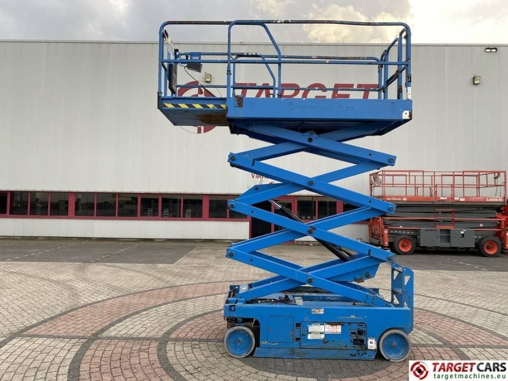 Genie GS-2646 Electric 2646 Scissor Work Lift 992cm - Ножничный подъемник: фото 5 Genie GS-2646 Electric 2646 Scissor Work Lift 992cm - Ножничный подъемник: фото 5