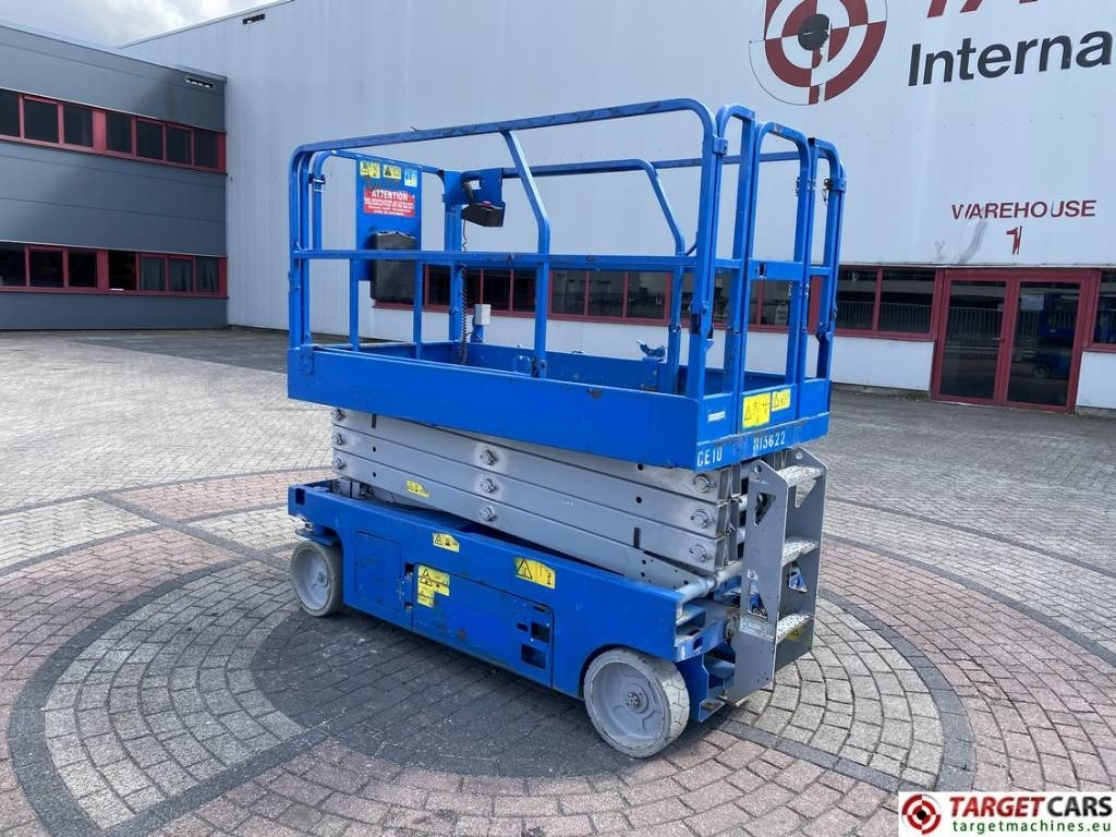 Genie GS-2646 Electric Scissor Work Lift 992cm - Ножничный подъемник: фото 4 Genie GS-2646 Electric Scissor Work Lift 992cm - Ножничный подъемник: фото 4