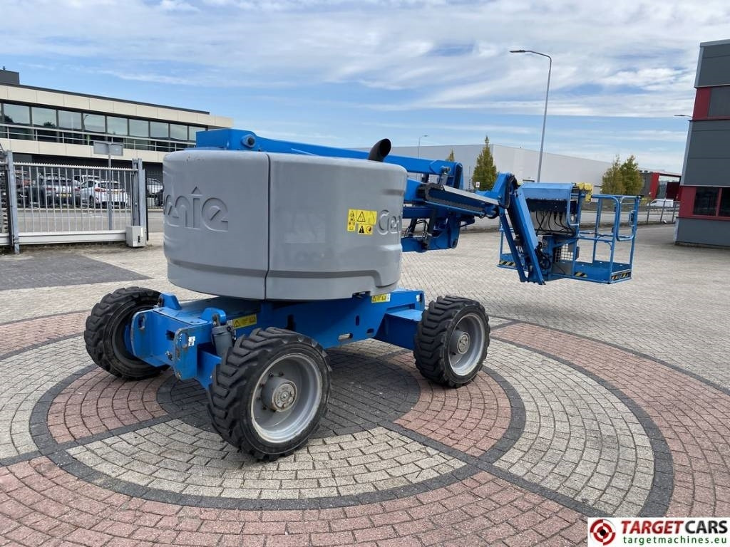 Genie Z-45/25J Diesel 4x4 Articulated Boom Lift 1605cm - Коленчатый подъемник: фото 3 Genie Z-45/25J Diesel 4x4 Articulated Boom Lift 1605cm - Коленчатый подъемник: фото 3