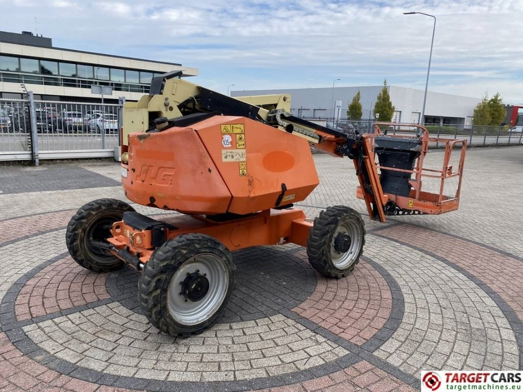 JLG 340AJ Articulated 4x4 Diesel Boom Work Lift 1233cm  - Коленчатый подъемник: фото 3 JLG 340AJ Articulated 4x4 Diesel Boom Work Lift 1233cm  - Коленчатый подъемник: фото 3