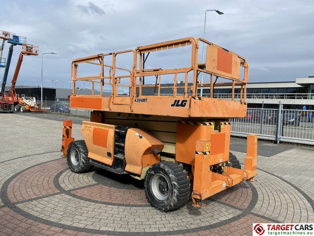 JLG 4394RT Diesel 4x4 Scissor Work Lift 1511cm - Ножничный подъемник: фото 2 JLG 4394RT Diesel 4x4 Scissor Work Lift 1511cm - Ножничный подъемник: фото 2