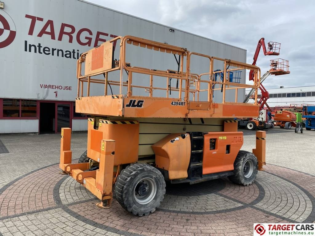 JLG 4394RT Diesel 4x4 Scissor Work Lift 1511cm - Ножничный подъемник: фото 1 JLG 4394RT Diesel 4x4 Scissor Work Lift 1511cm - Ножничный подъемник: фото 1