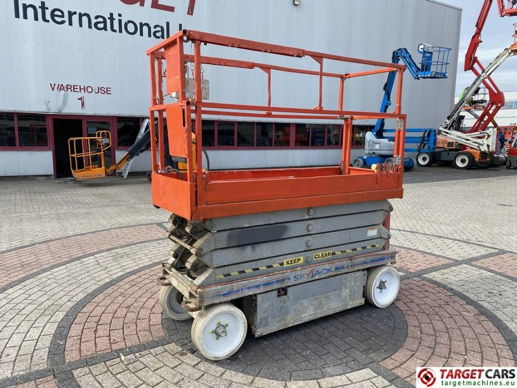SkyJack SJIII-3226 Electric 3226 Scissor Work Lift 990cm - Ножничный подъемник: фото 1 SkyJack SJIII-3226 Electric 3226 Scissor Work Lift 990cm - Ножничный подъемник: фото 1