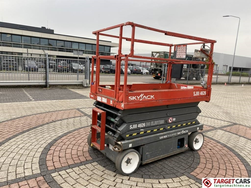 SkyJack SJIII-4626 Electric 4626 Scissor Work Lift 990cm  - Ножничный подъемник: фото 3 SkyJack SJIII-4626 Electric 4626 Scissor Work Lift 990cm  - Ножничный подъемник: фото 3