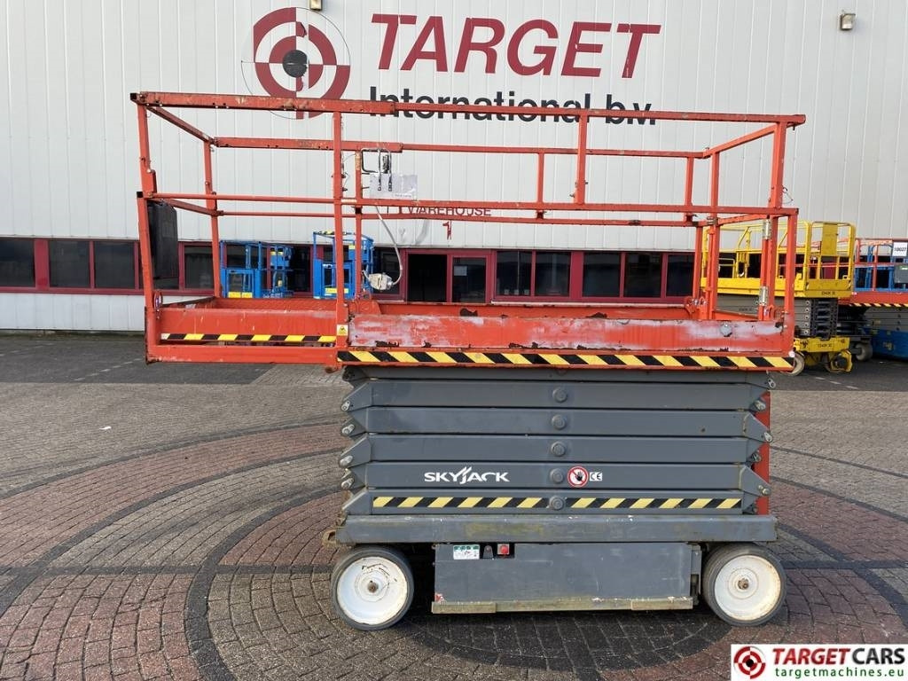 SkyJack SJIII-4740 Electric Scissor 4740 Work Lift 1380cm - Ножничный подъемник: фото 5 SkyJack SJIII-4740 Electric Scissor 4740 Work Lift 1380cm - Ножничный подъемник: фото 5