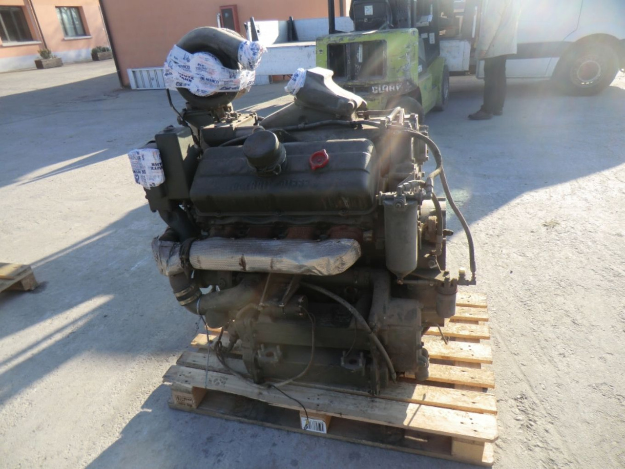 DETROIT DIESEL 8V53 MOTORE MARINO USATO COMPLETO DI TURBO E MOTORINO DI AVVIAMENTO. - Двигатель для Строительной техники: фото 4 DETROIT DIESEL 8V53 MOTORE MARINO USATO COMPLETO DI TURBO E MOTORINO DI AVVIAMENTO. - Двигатель для Строительной техники: фото 4