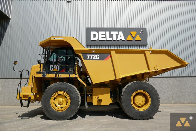 Карьерный самосвал Caterpillar 772G: фото 1