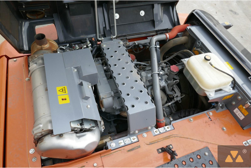 Гусеничный экскаватор Hitachi ZX210LC-7: фото 19