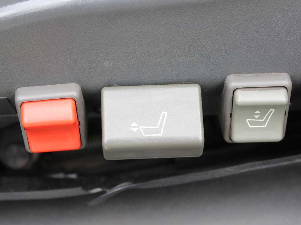 Тентованный грузовик Iveco EUROCARGO ML 120 E, EURO 3, SLEEPING BODY, HYDRAULIC FRONT: фото 9 Тентованный грузовик Iveco EUROCARGO ML 120 E, EURO 3, SLEEPING BODY, HYDRAULIC FRONT: фото 9