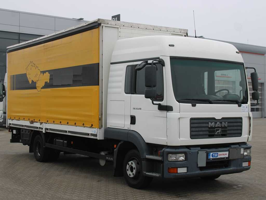 MAN TGL 12.210,EURO 3,TAIL LIFT,SIDEWALLS,PNEU 80% - Тентованный грузовик: фото 2 MAN TGL 12.210,EURO 3,TAIL LIFT,SIDEWALLS,PNEU 80% - Тентованный грузовик: фото 2