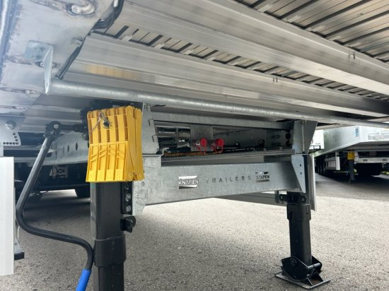 Knapen K100 Schubboden, Neufahrzeug, 10mm Boden, Liftachse, Funk - Полуприцеп с подвижным полом: фото 5 Knapen K100 Schubboden, Neufahrzeug, 10mm Boden, Liftachse, Funk - Полуприцеп с подвижным полом: фото 5