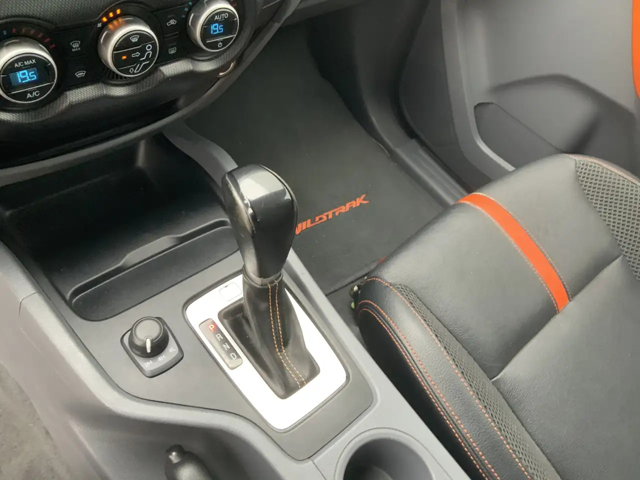 Ford Ranger 3.2 TDCi Wildtrak Super Automaat Cab Airco Cruise - Пикап: фото 5 Ford Ranger 3.2 TDCi Wildtrak Super Automaat Cab Airco Cruise - Пикап: фото 5