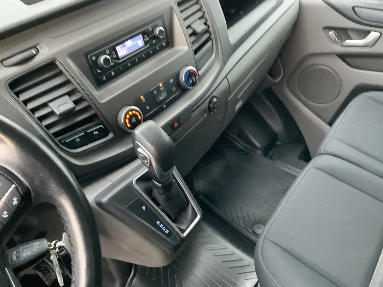 Ford Transit Custom 280 2.0 TDCI L1H1 Automaat Dub Schuifdeur Side Bar - Цельнометаллический фургон: фото 5 Ford Transit Custom 280 2.0 TDCI L1H1 Automaat Dub Schuifdeur Side Bar - Цельнометаллический фургон: фото 5